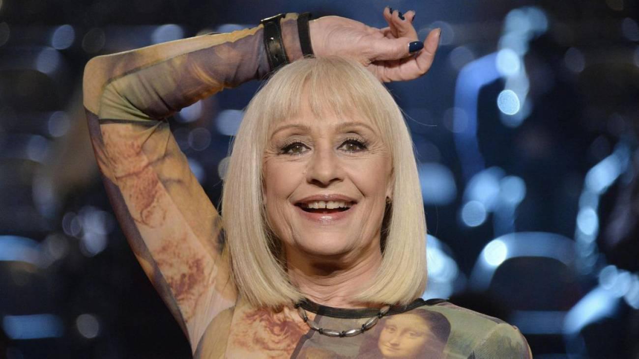 Muere la actriz y cantante italiana Raffaella Carrà ...