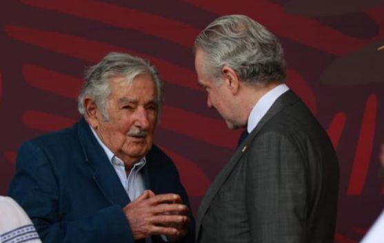 Esto Le Dijo José Mujica A Santiago Creel